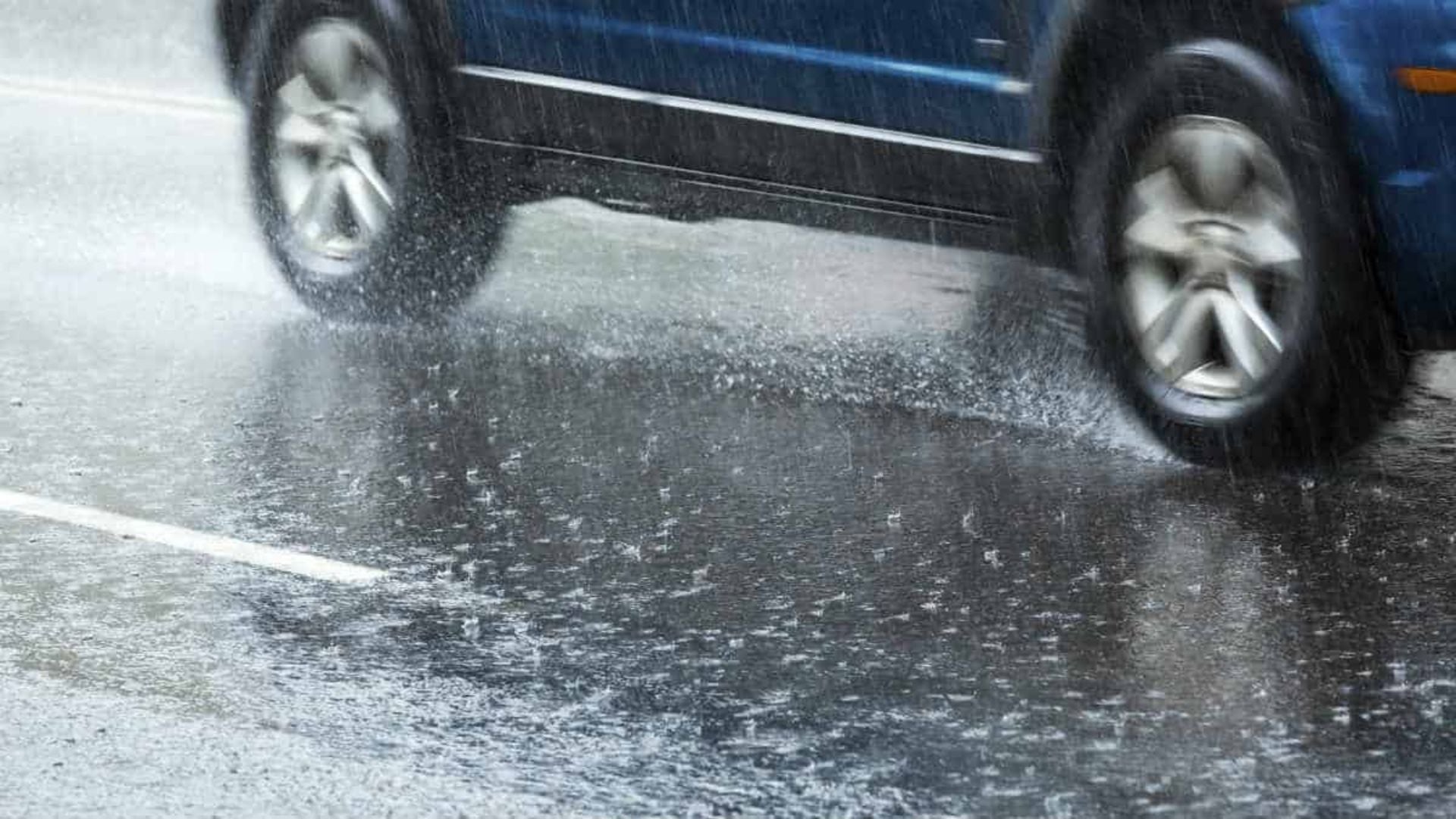 Discovering Aquaplaning: What It Is and How to Steer Clear! | Sweven Plates (Supplier of 3D Gel Number Plates, 4D Number Plates, Replacement Number Plates, Tinted Number Plates, Carbon Number Plates)