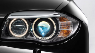 Xenon Headlights | Sweven Plates - Supplier of Road Legal 4D Plates, 3D Number Plates and 4D+ Gel Plates